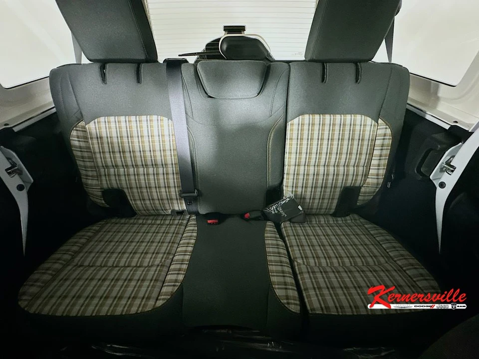 2026 Jeep JL Wrangler - Image 10 of 22