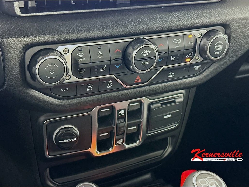 2026 Jeep JL Wrangler - Image 15 of 22