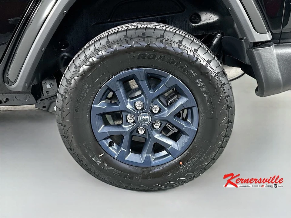 2026 Jeep JL Wrangler - Image 17 of 22