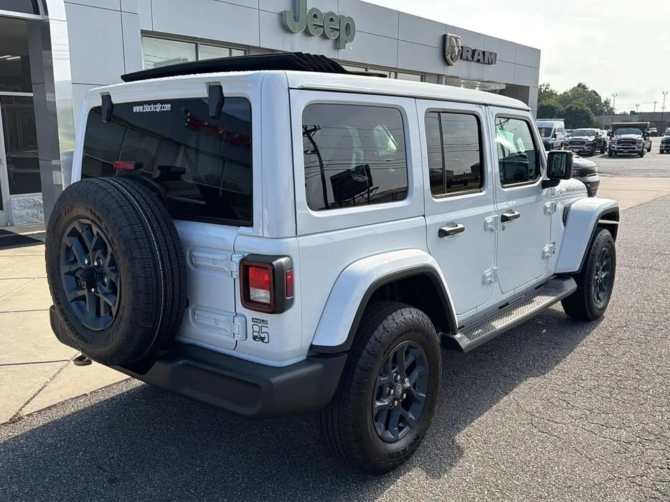 2026 Jeep JL Wrangler - Image 13 of 20