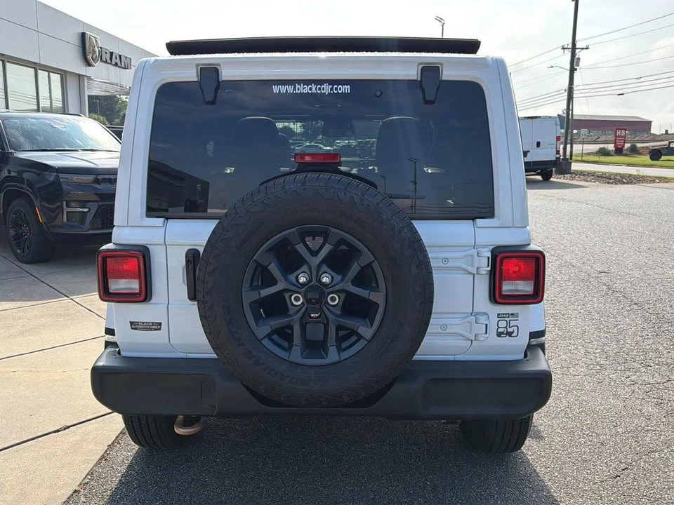 2026 Jeep JL Wrangler - Image 14 of 20