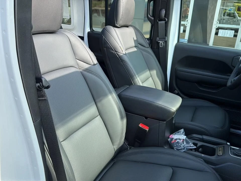 2026 Jeep JL Wrangler - Image 8 of 20