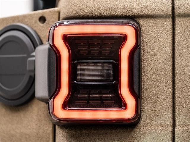 2026 Jeep JL Wrangler - Image 14 of 31