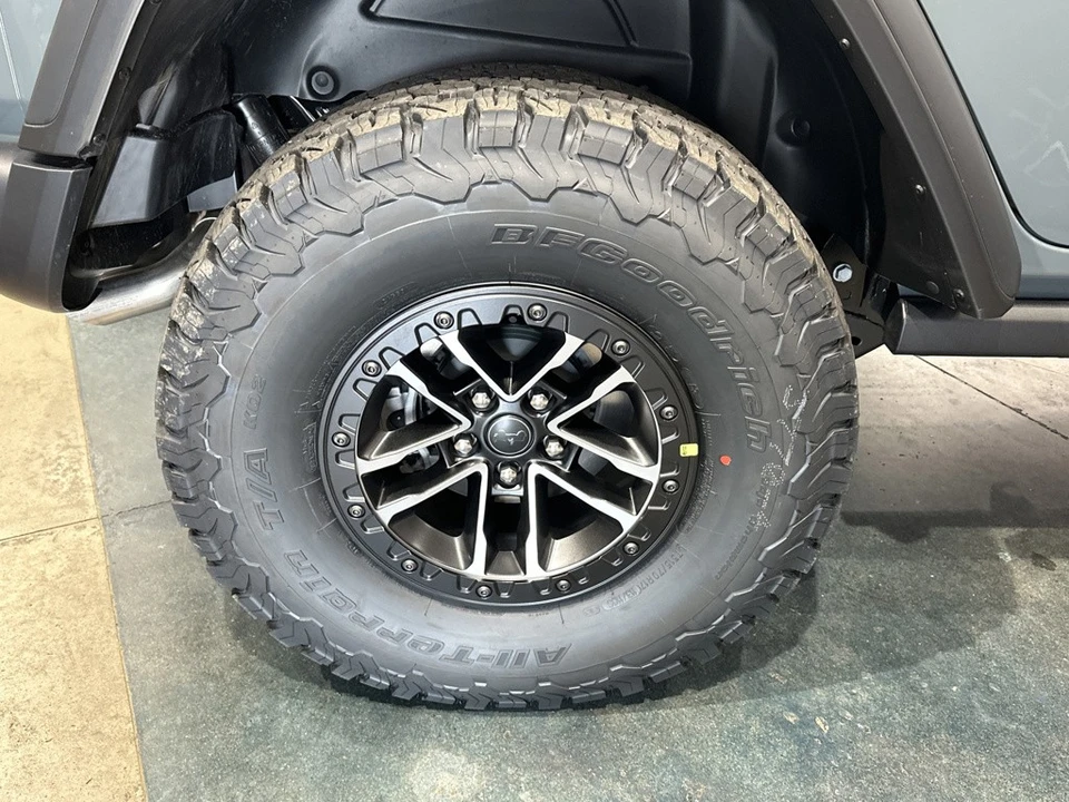 2026 Jeep JL Wrangler - Image 16 of 21