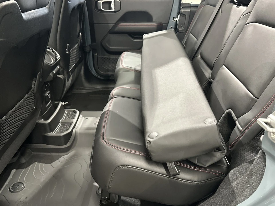 2026 Jeep JL Wrangler - Image 18 of 21