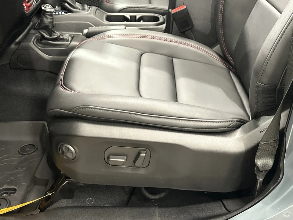 2026 Jeep JL Wrangler - Image 7 of 21