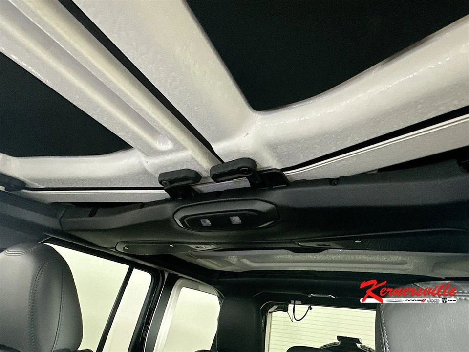2026 Jeep JL Wrangler - Image 14 of 21