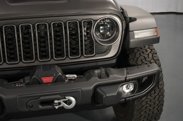 2026 Jeep JL Wrangler - Image 21 of 31