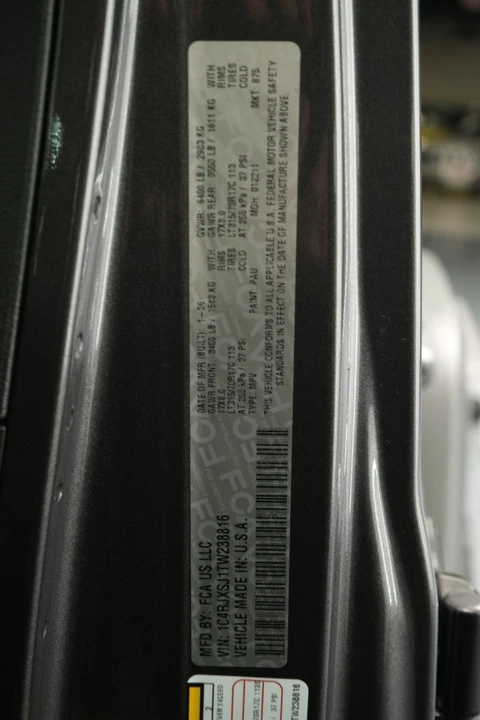 2026 Jeep JL Wrangler - Image 28 of 31