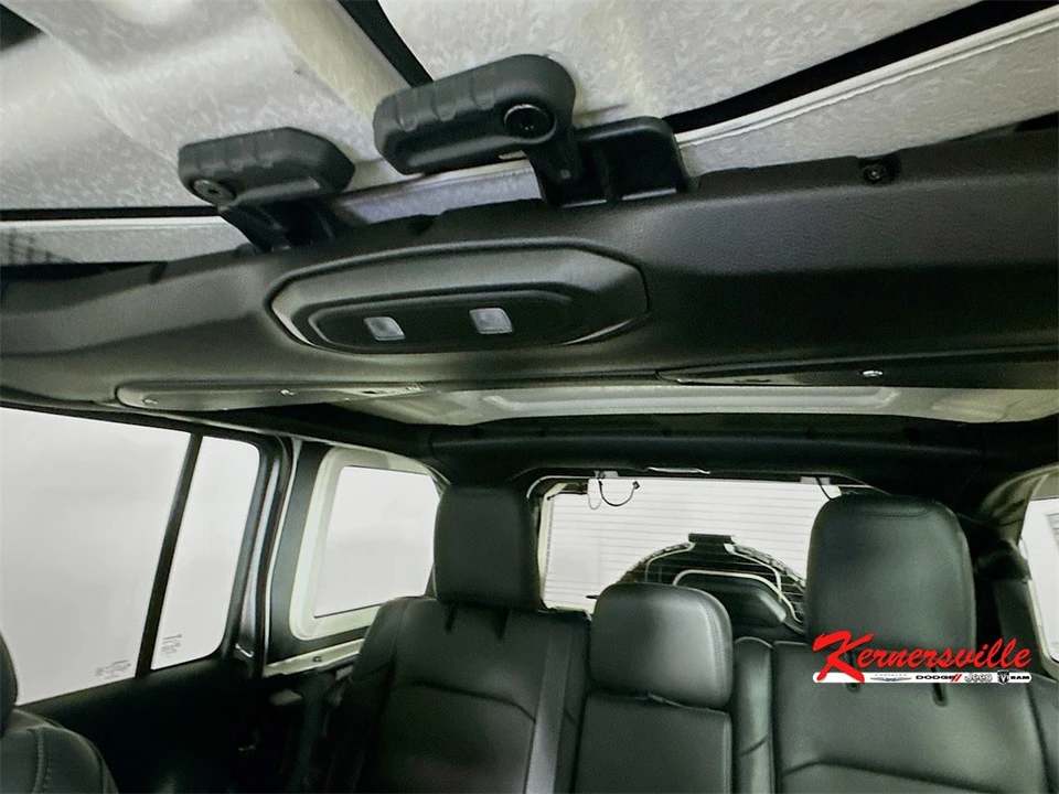 2026 Jeep JL Wrangler - Image 14 of 21