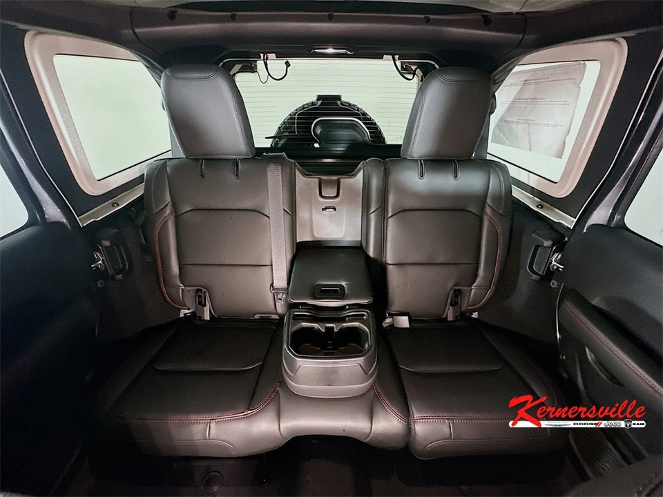 2026 Jeep JL Wrangler - Image 10 of 12