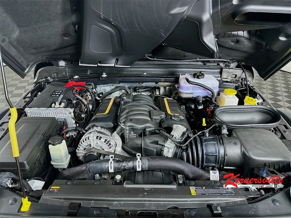 2026 Jeep JL Wrangler - Image 18 of 21