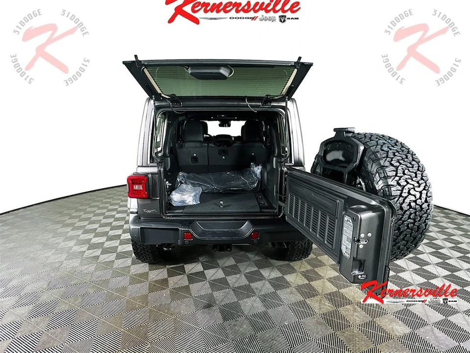2026 Jeep JL Wrangler - Image 16 of 21