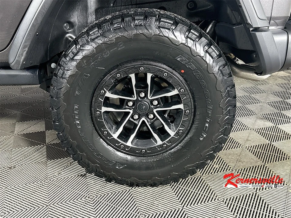 2026 Jeep JL Wrangler - Image 17 of 21