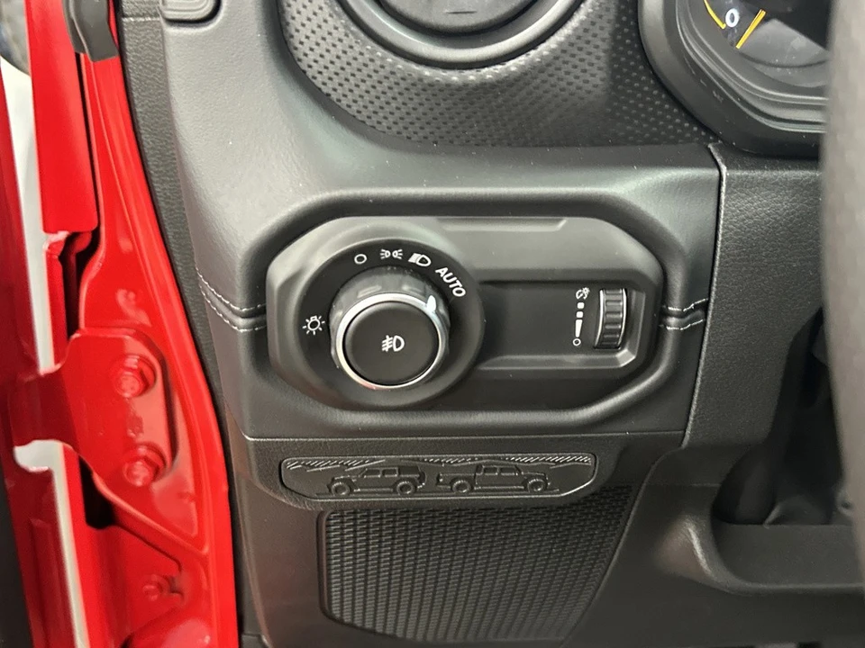 2026 Jeep JL Wrangler - Image 18 of 21