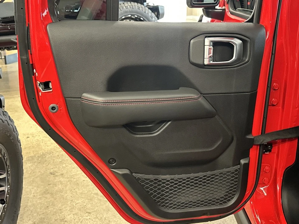 2026 Jeep JL Wrangler - Image 16 of 21