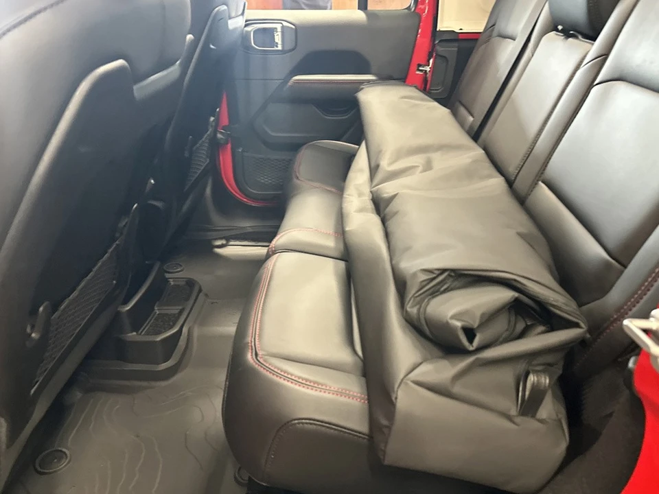 2026 Jeep JL Wrangler - Image 15 of 21