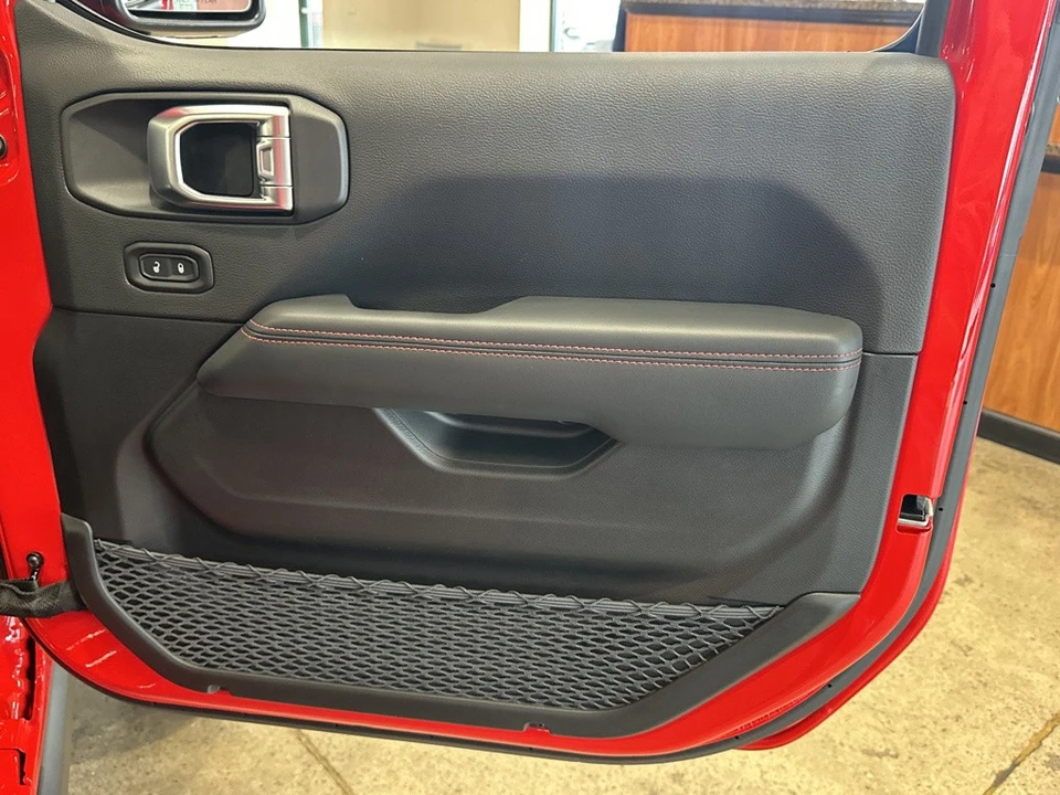 2026 Jeep JL Wrangler - Image 10 of 21