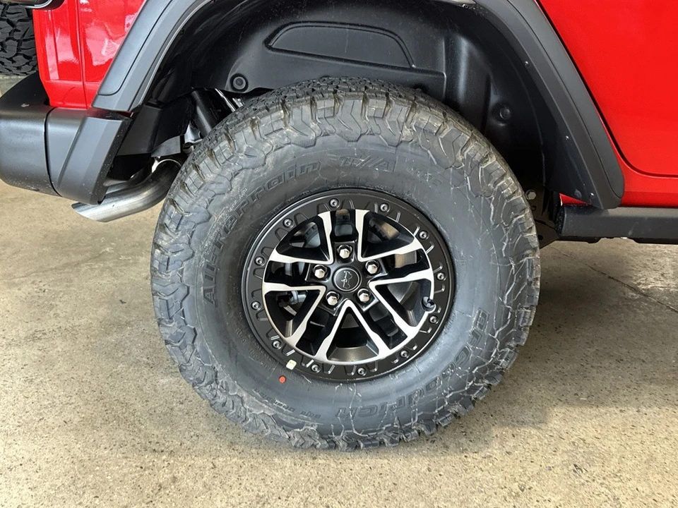 2026 Jeep JL Wrangler - Image 13 of 21