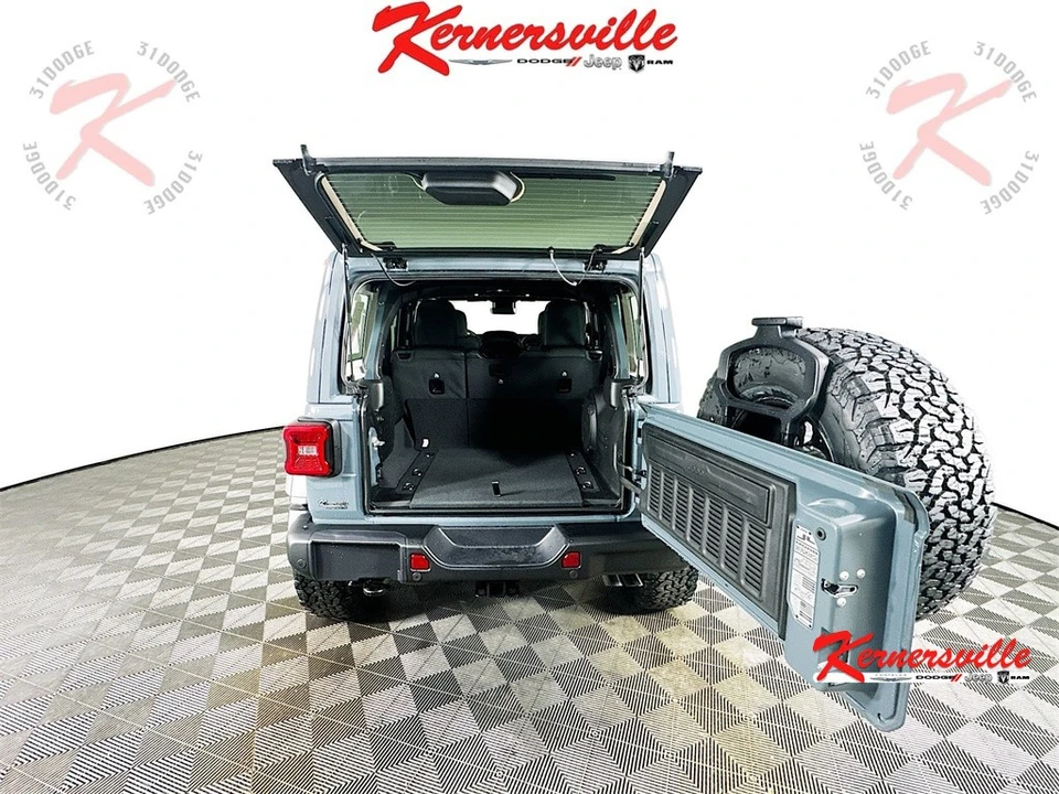 2026 Jeep JL Wrangler - Image 16 of 21