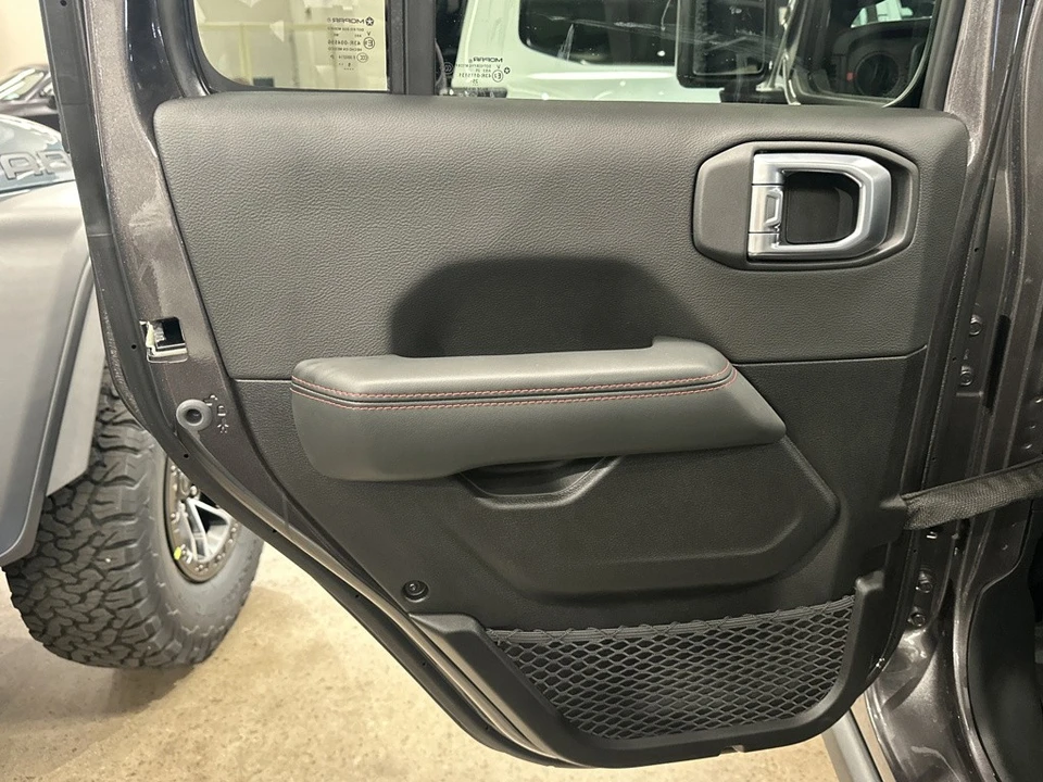 2026 Jeep JL Wrangler - Image 18 of 21
