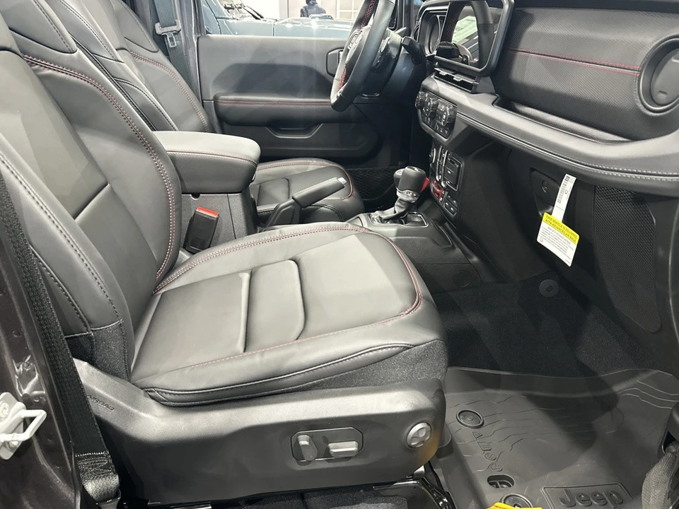 2026 Jeep JL Wrangler - Image 11 of 21