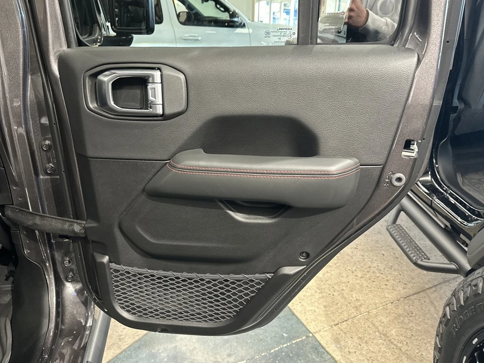 2026 Jeep JL Wrangler - Image 14 of 21