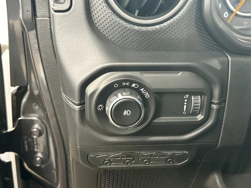 2026 Jeep JL Wrangler - Image 20 of 21