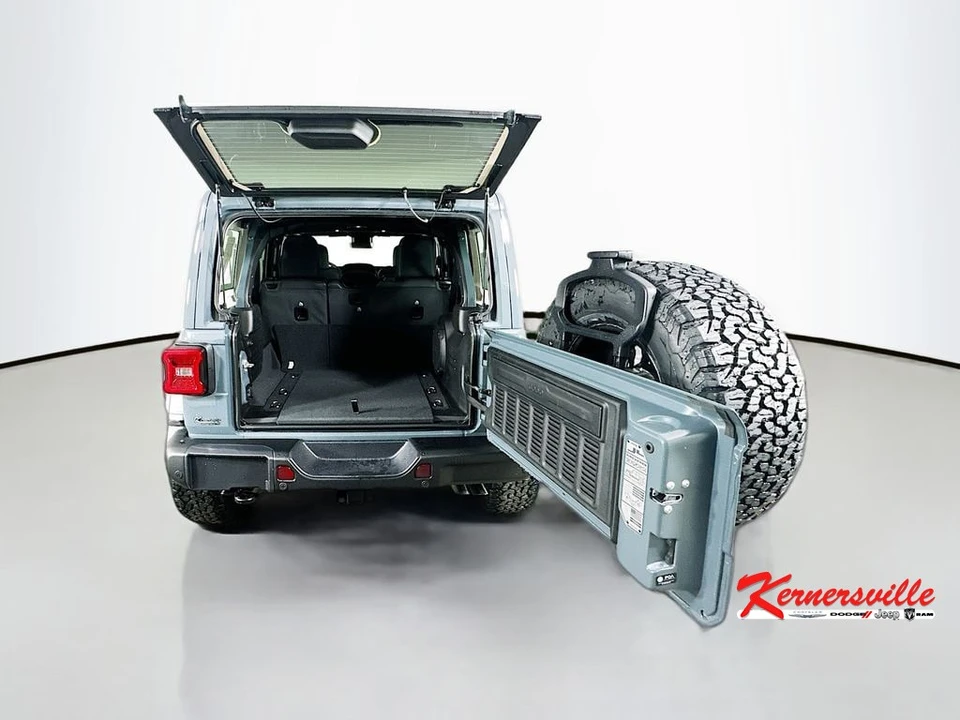 2026 Jeep JL Wrangler - Image 16 of 23