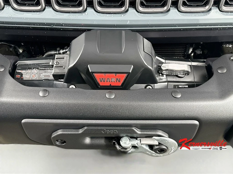 2026 Jeep JL Wrangler - Image 22 of 23