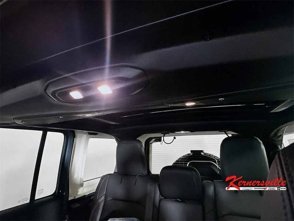 2026 Jeep JL Wrangler - Image 14 of 21