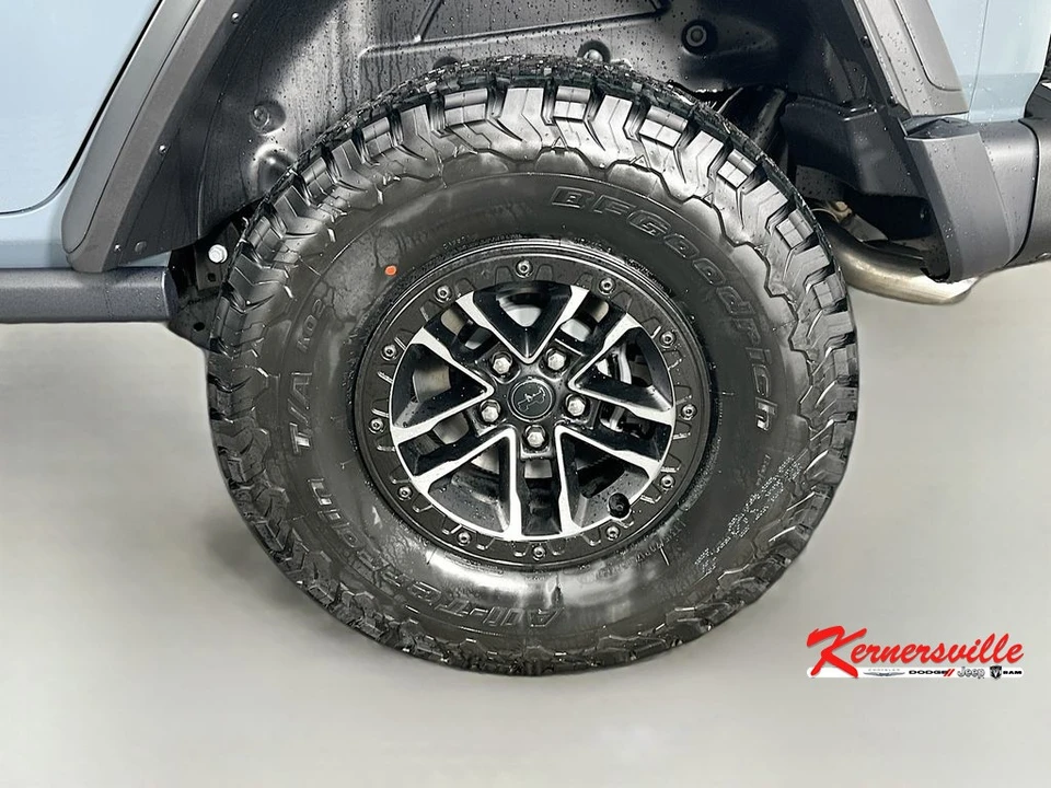 2026 Jeep JL Wrangler - Image 17 of 23