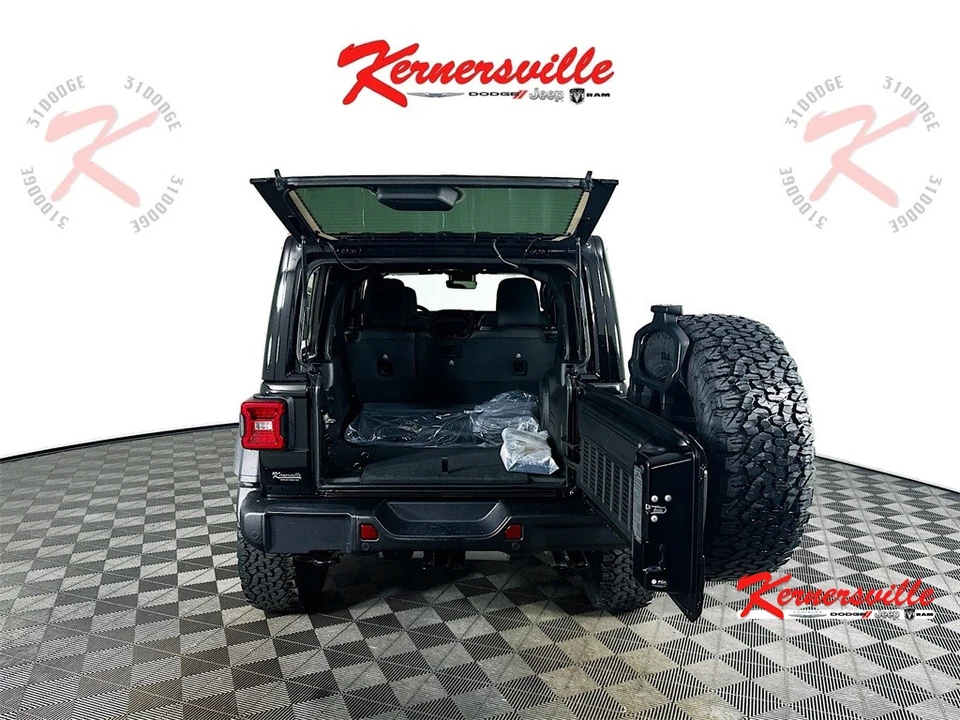 2026 Jeep JL Wrangler - Image 16 of 21