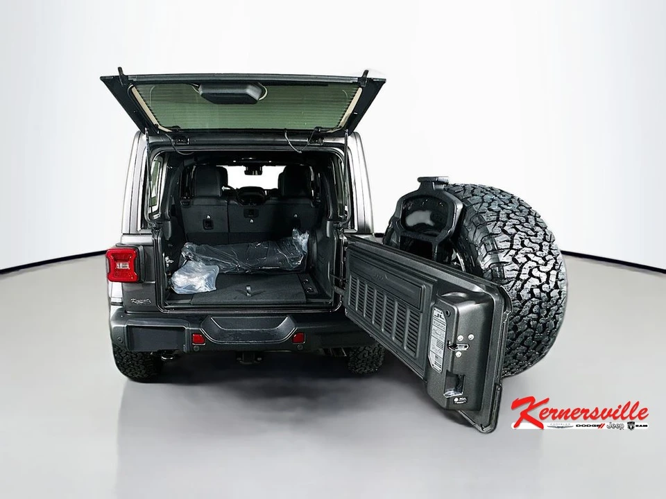 2026 Jeep JL Wrangler - Image 16 of 21