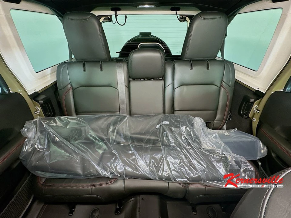 2026 Jeep JL Wrangler - Image 10 of 21