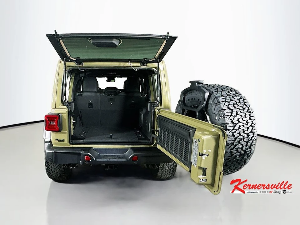 2026 Jeep JL Wrangler - Image 16 of 21