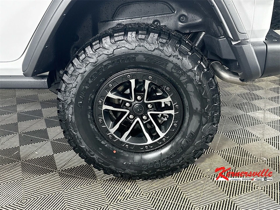 2026 Jeep JL Wrangler - Image 17 of 21