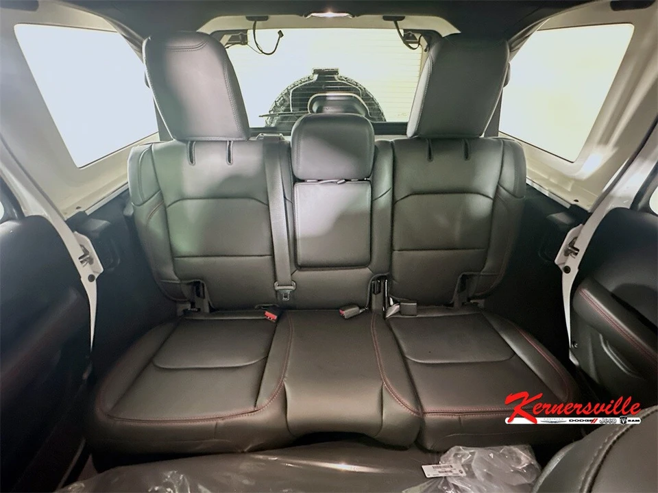 2026 Jeep JL Wrangler - Image 10 of 21