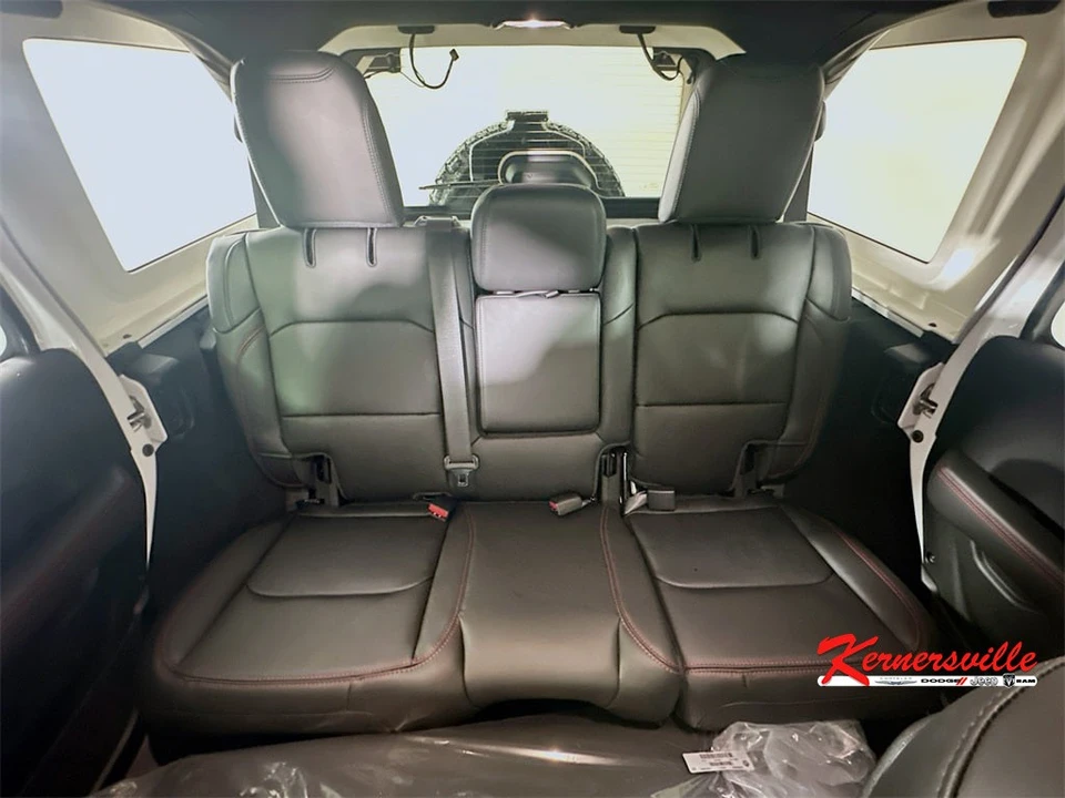 2026 Jeep JL Wrangler - Image 10 of 21