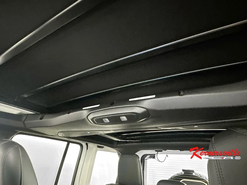 2026 Jeep JL Wrangler - Image 14 of 21