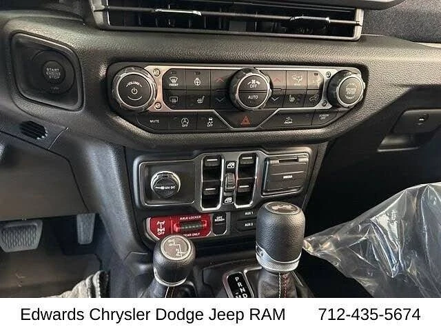 2026 Jeep JL Wrangler - Image 19 of 20