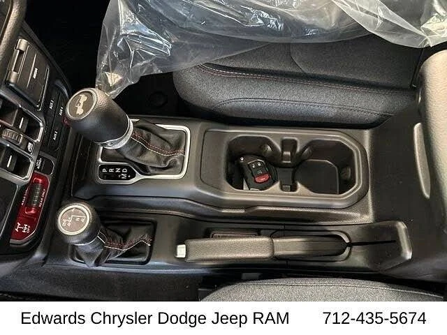 2026 Jeep JL Wrangler - Image 18 of 20