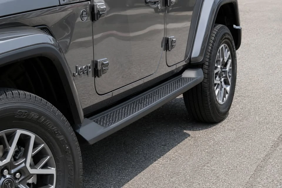 2026 Jeep JL Wrangler - Image 9 of 10