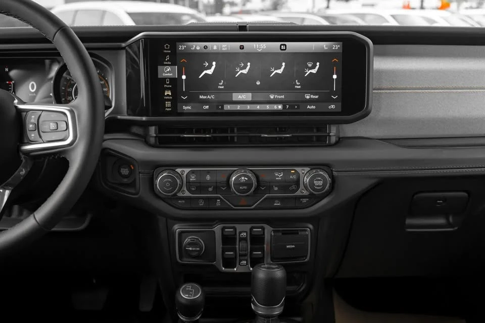 2026 Jeep JL Wrangler - Image 15 of 19