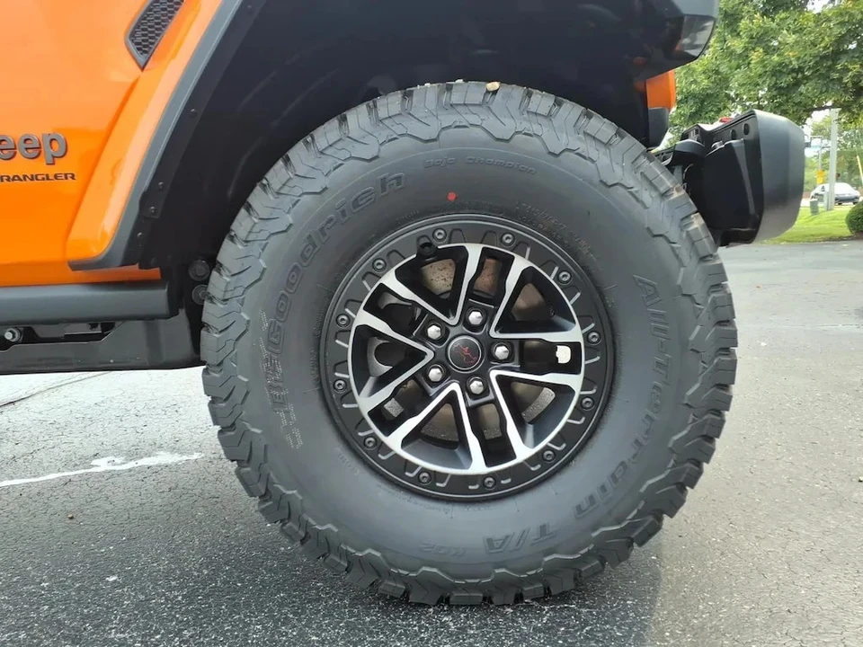 2026 Jeep JL Wrangler - Image 5 of 7