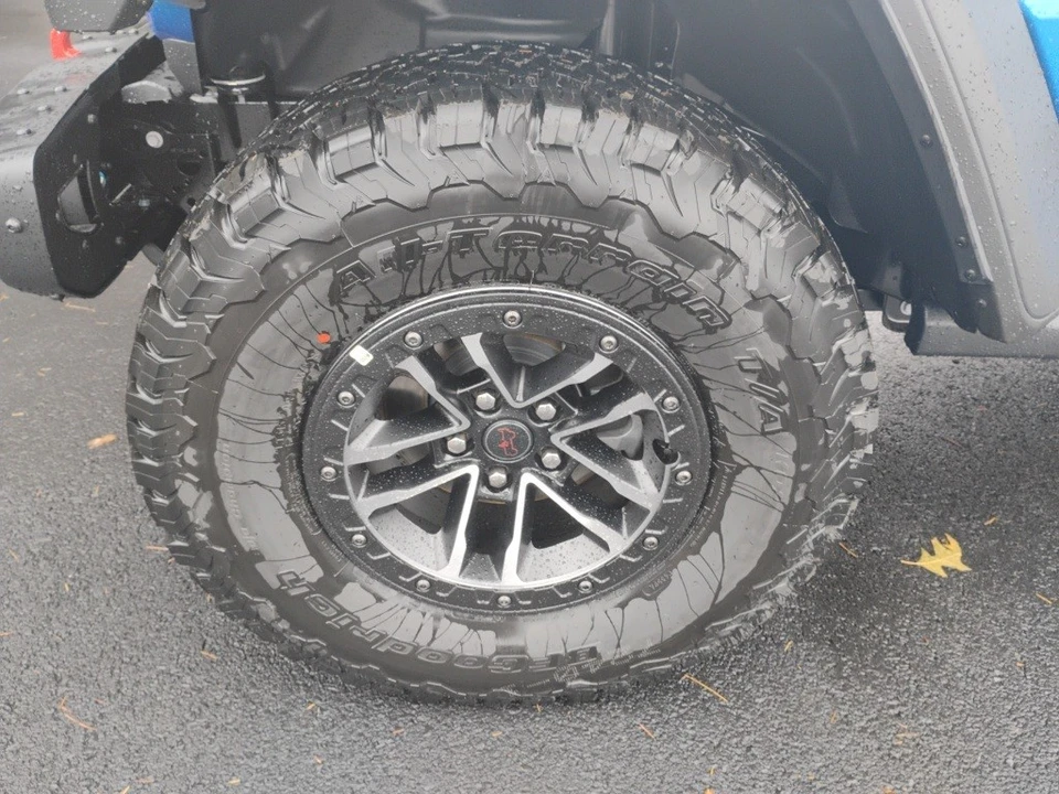 2026 Jeep JL Wrangler - Image 10 of 12