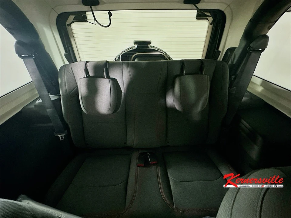 2026 Jeep JL Wrangler - Image 10 of 12