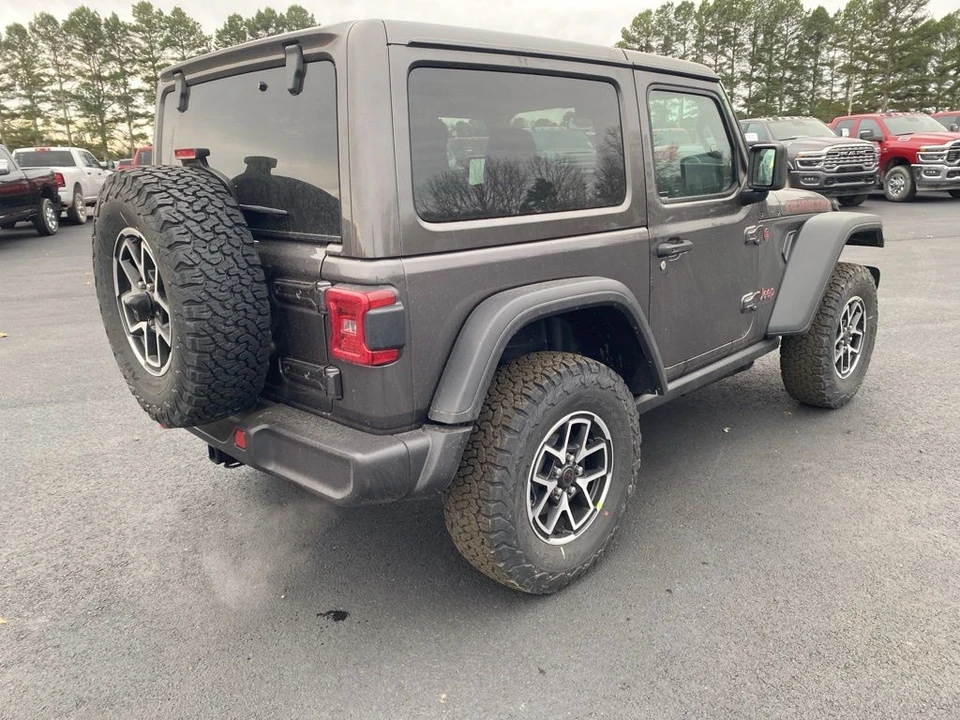 2026 Jeep JL Wrangler - Image 5 of 12