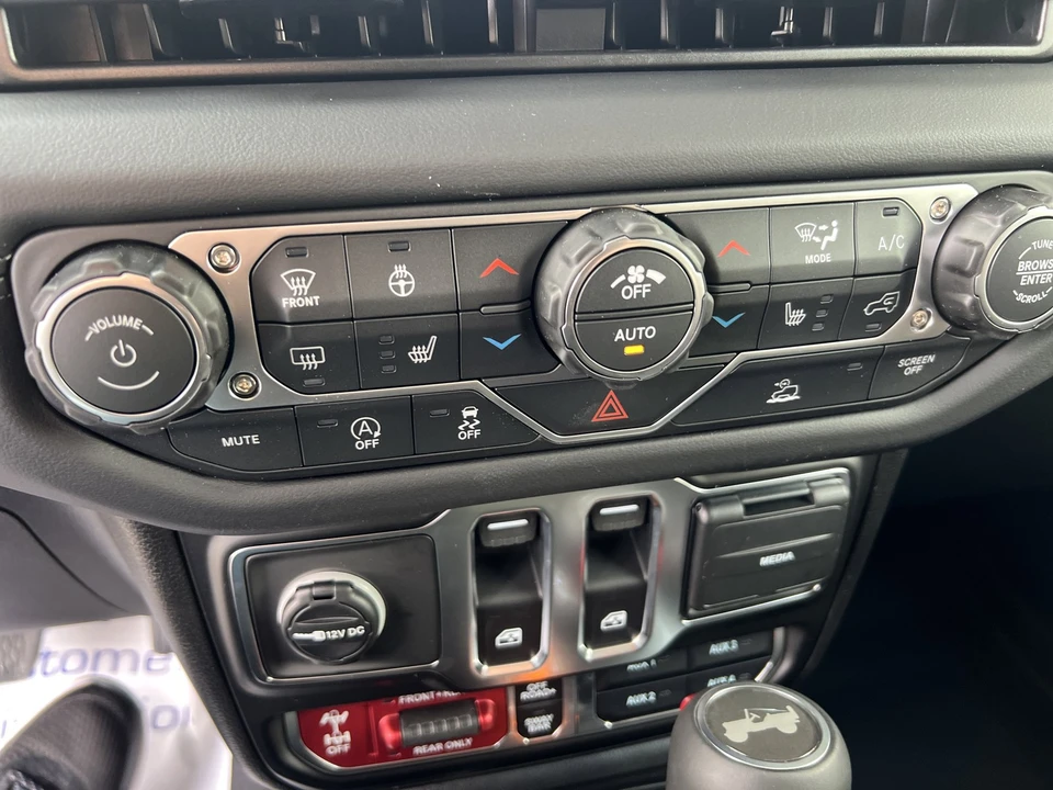 2026 Jeep JL Wrangler - Image 18 of 21