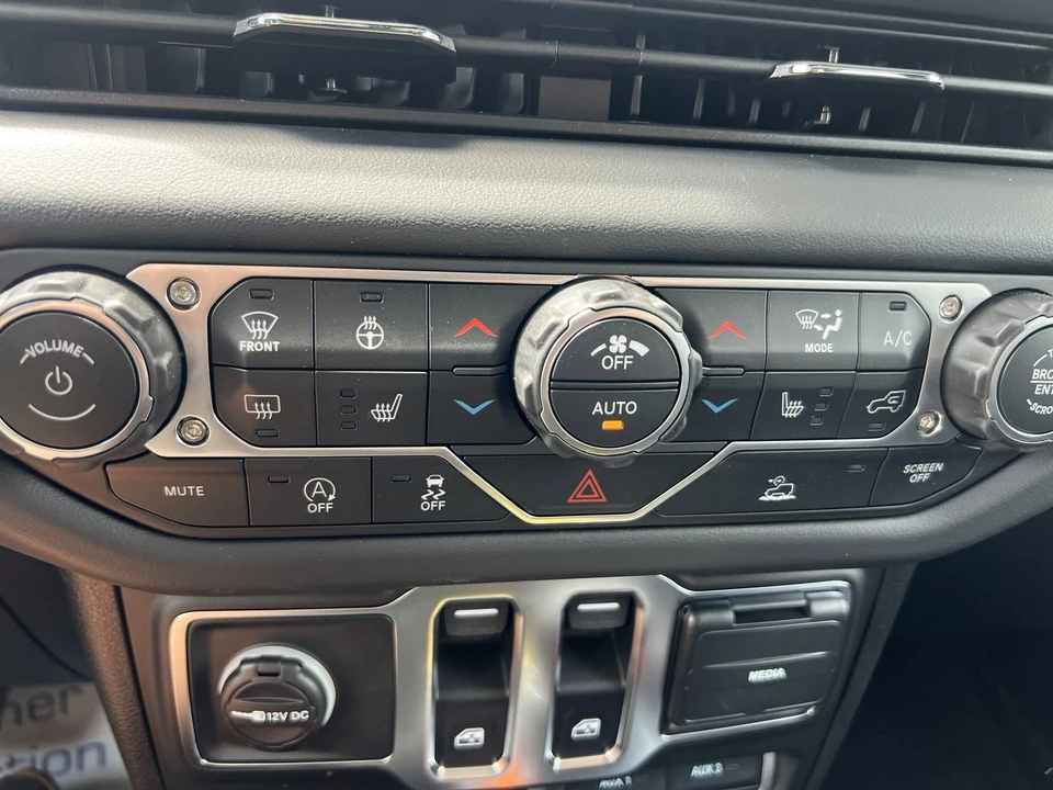 2026 Jeep JL Wrangler - Image 19 of 27
